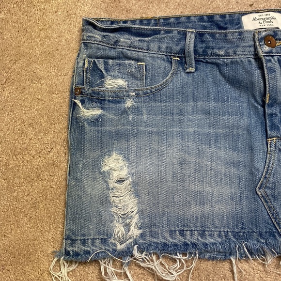 Abercrombie & Fitch Mini Skirt - Picture 3 of 6
